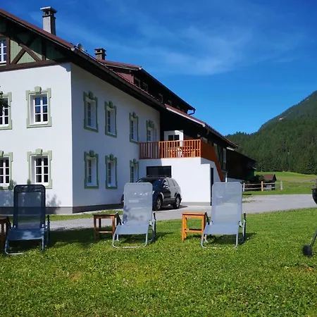Daire De Nussi's 3 Bach (Tyrol)