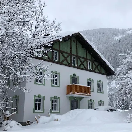 De Nussi's 3 Апартаменты