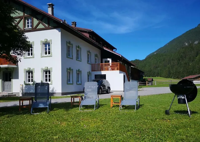 Apartment De Nussi's 3 Bach (Tyrol)